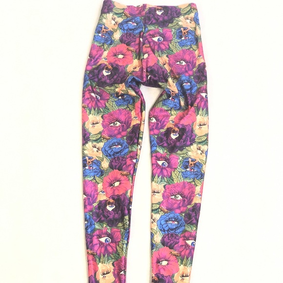 Blackmilk PEEKING PEONIES LEGGINGS - Picture 4 of 9